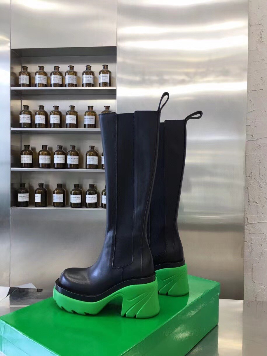 bo*te*ga Ve*ne*ta flash knee-high boots with green outsole