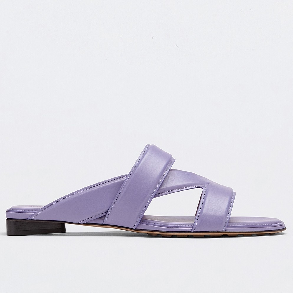 bo*te*ga Ve*ne*ta band slides in lavender lambskin