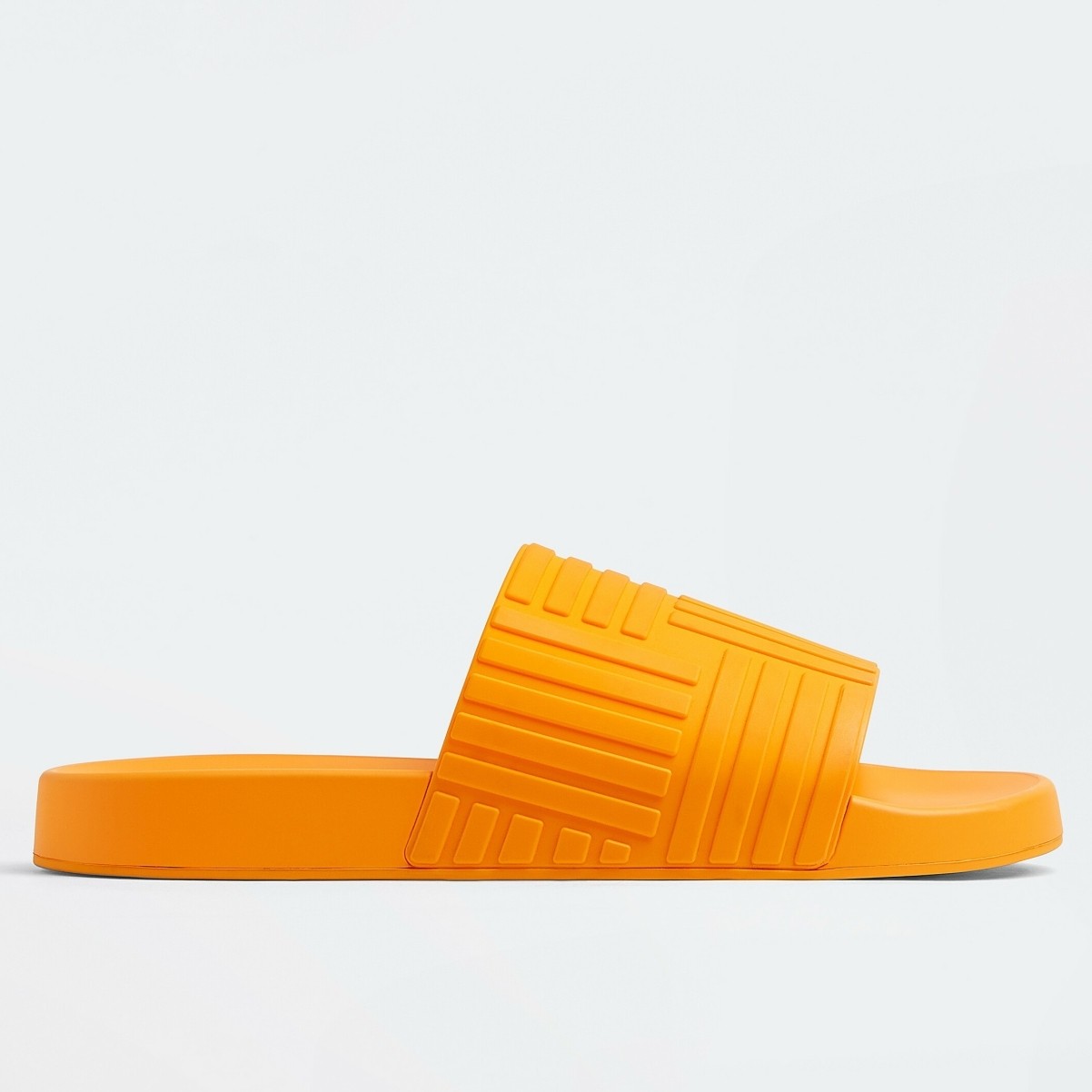 bo*te*ga Ve*ne*ta slider sildes in tangerine rubber