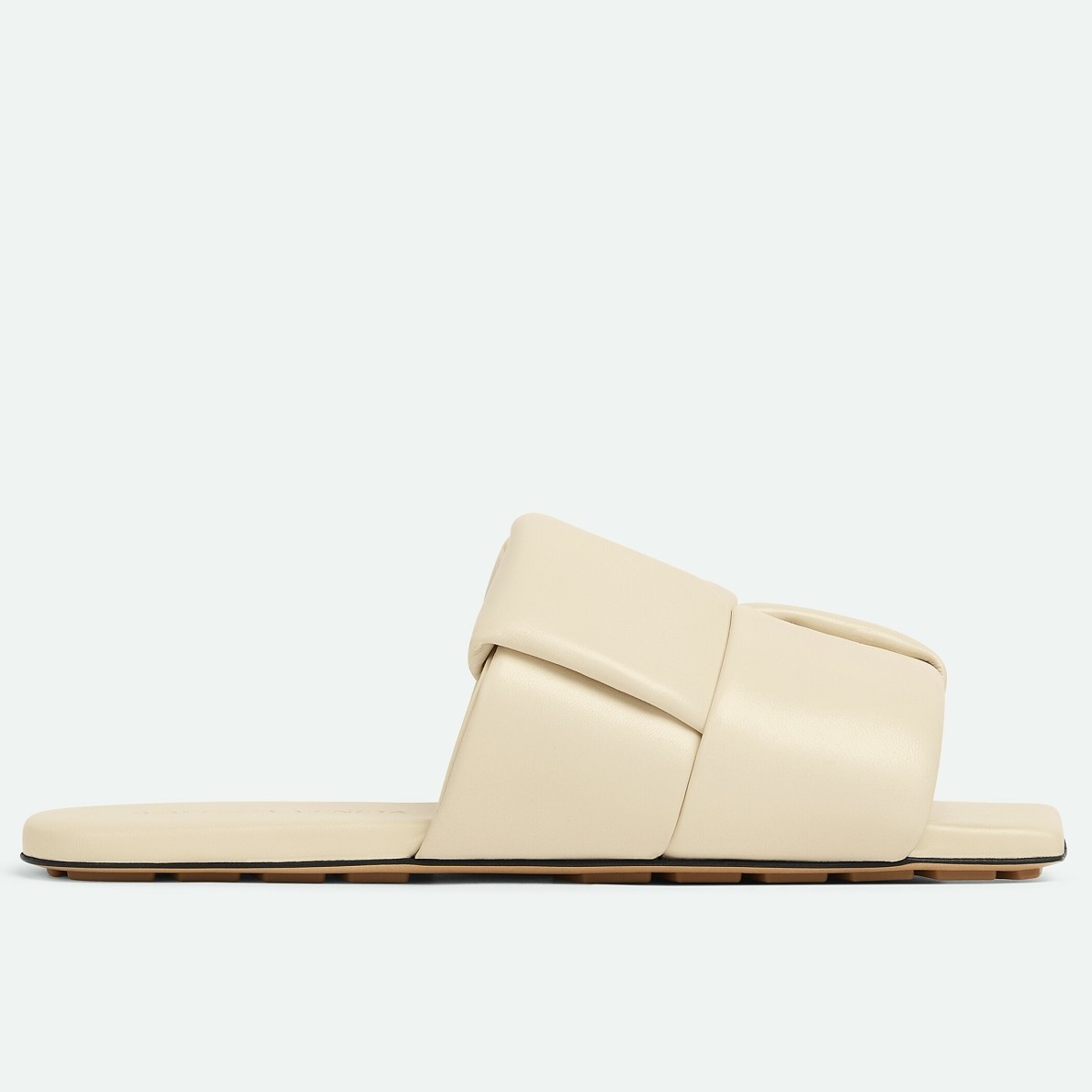 bo*te*ga Ve*ne*ta patch flat slides in white lambskin
