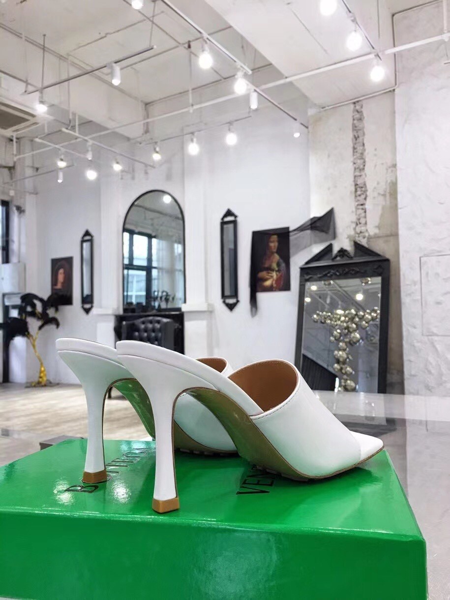 bo*te*ga Ve*ne*ta stretch mules 90mm in white lambskin