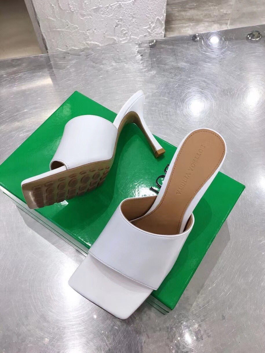bo*te*ga Ve*ne*ta stretch mules 90mm in white lambskin