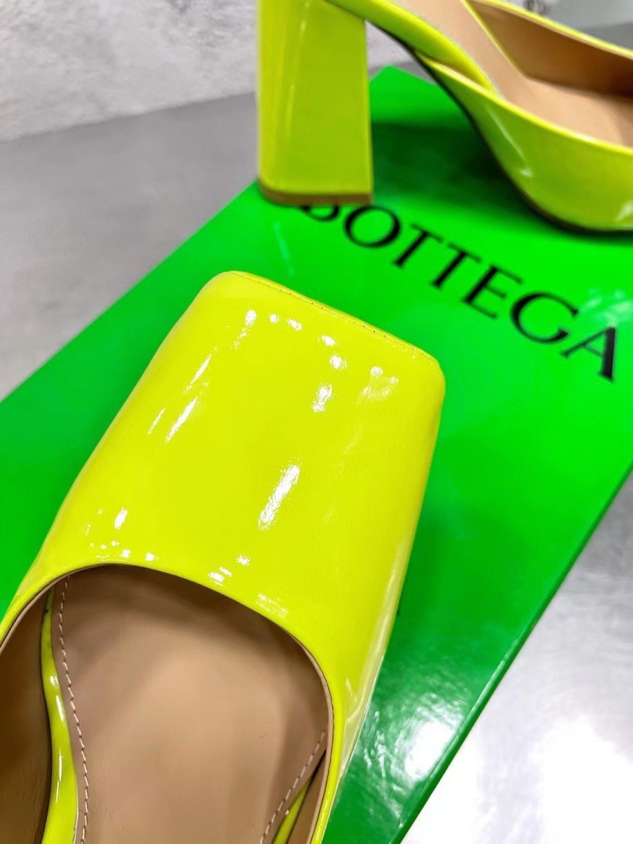 bo*te*ga Ve*ne*ta tower mules in yellow patent calfskin