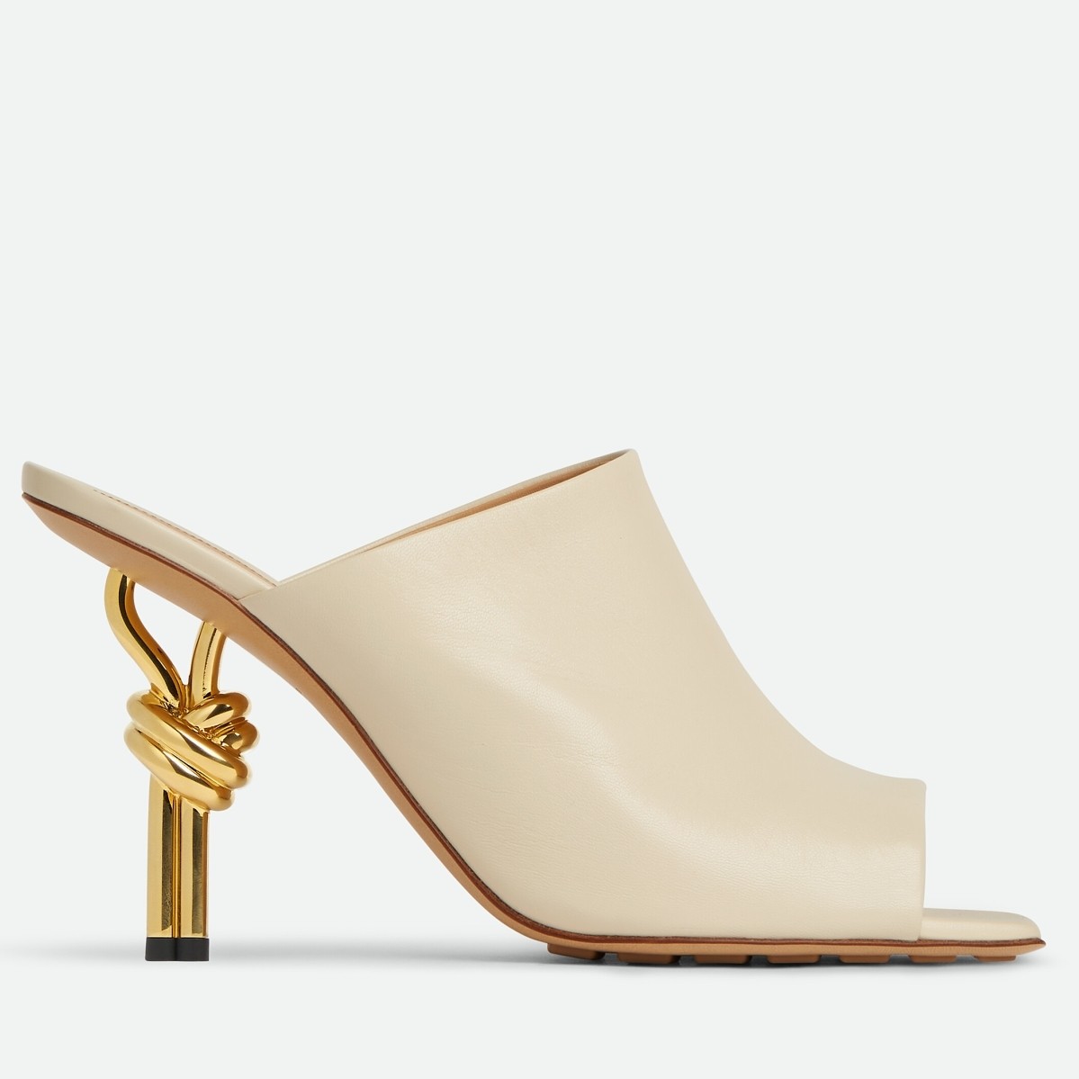bo*te*ga Ve*ne*ta knot mules 90mm in white lambskin