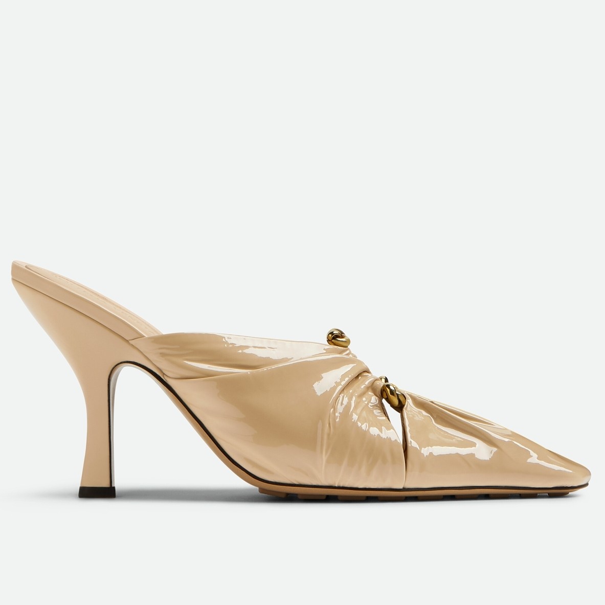 bo*te*ga Ve*ne*ta bunnie mules 90mm in beige patent leather