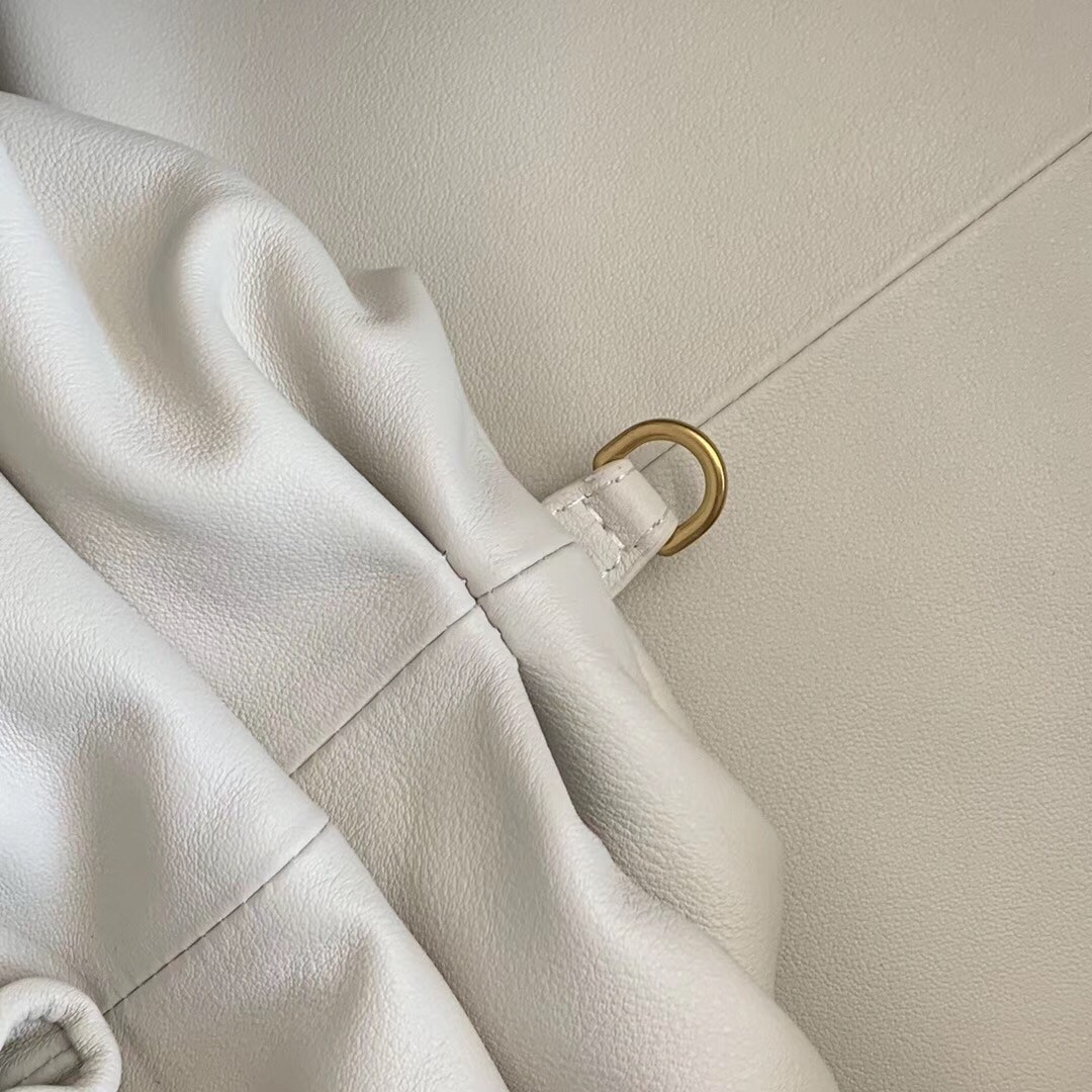 bo*te*ga Ve*ne*ta the pouch clutch in white calfskin