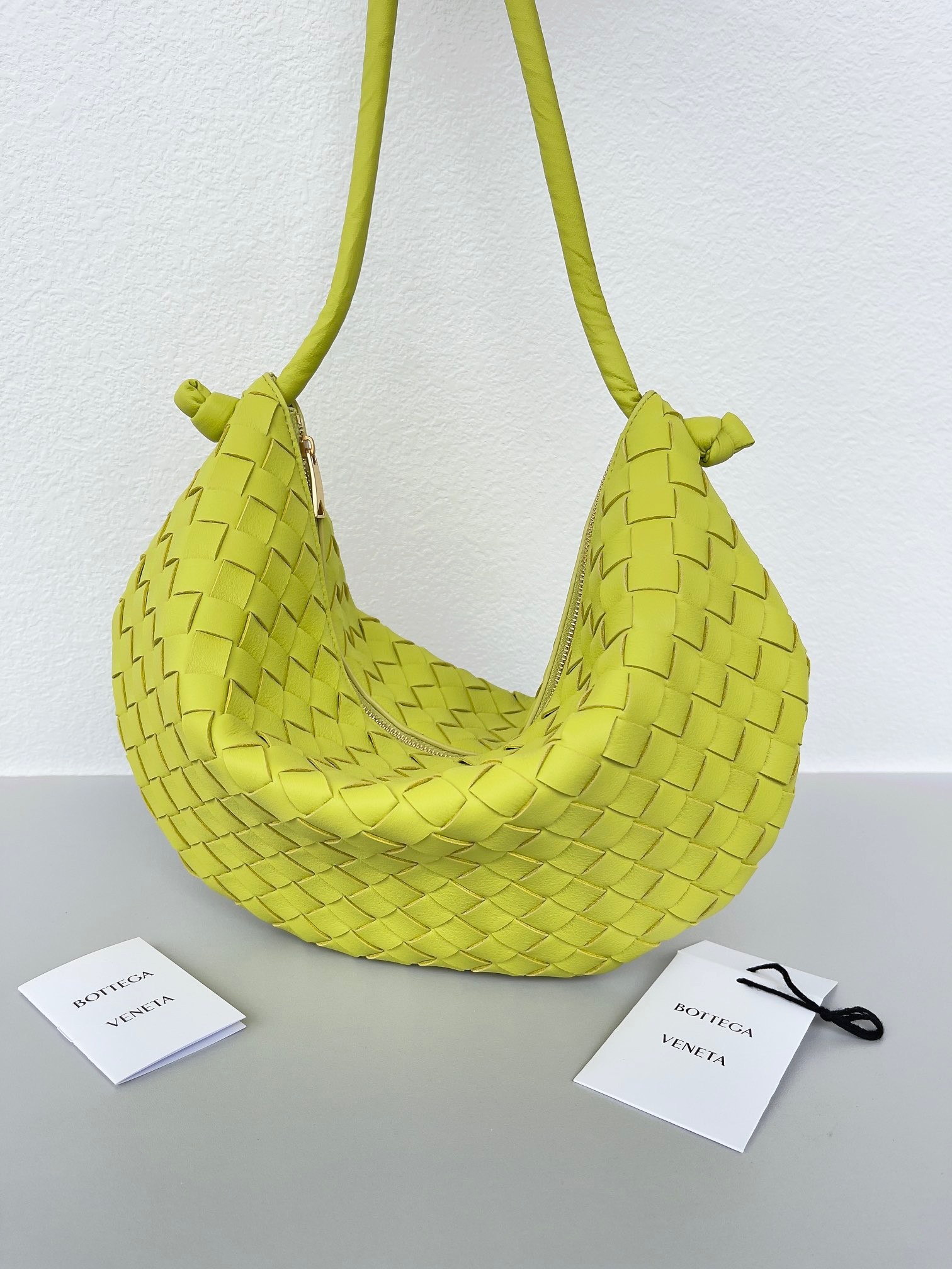 bo*te*ga Ve*ne*ta turn bag in acid kiwi intrecciato lambskin