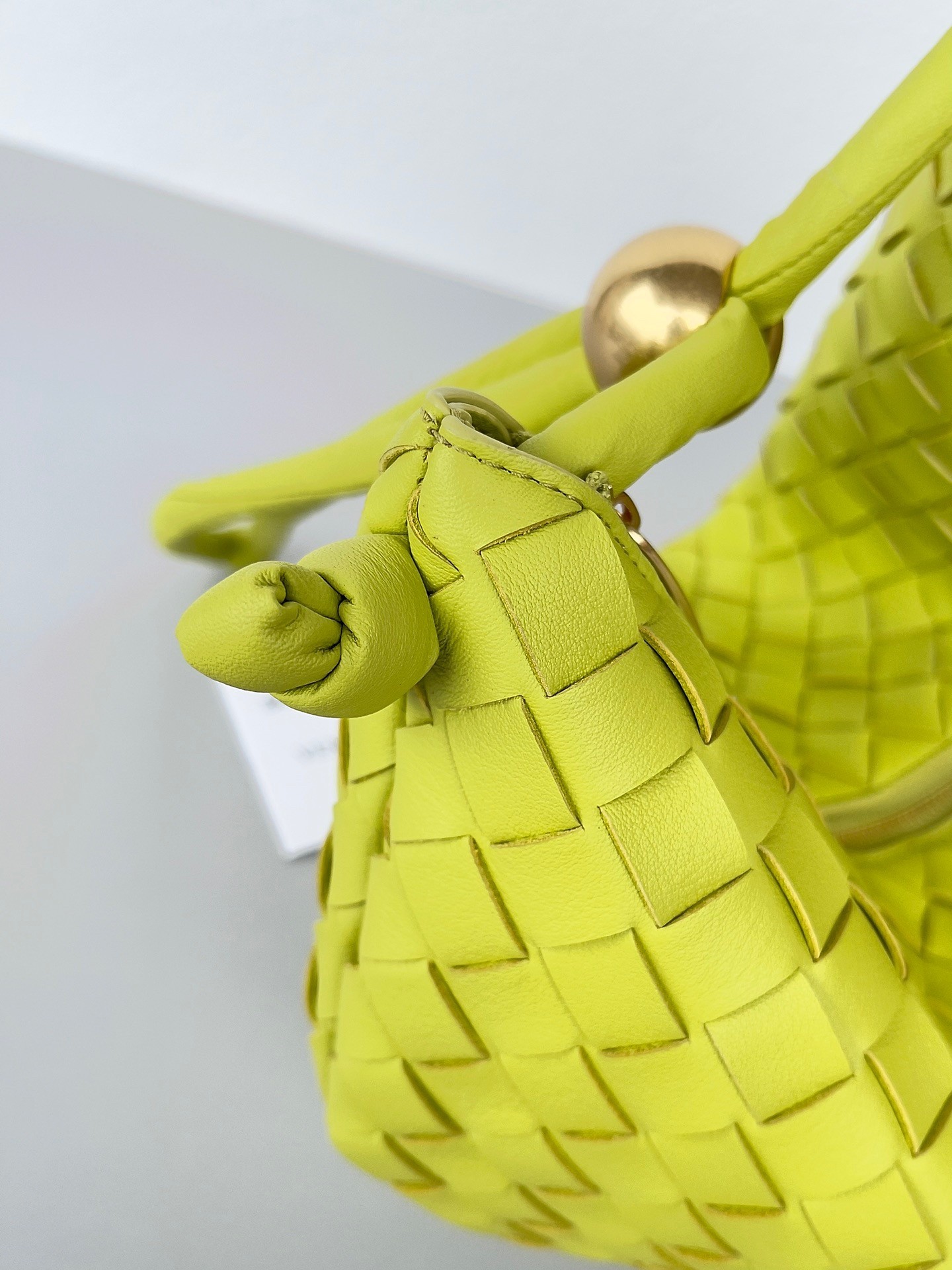 bo*te*ga Ve*ne*ta turn bag in acid kiwi intrecciato lambskin