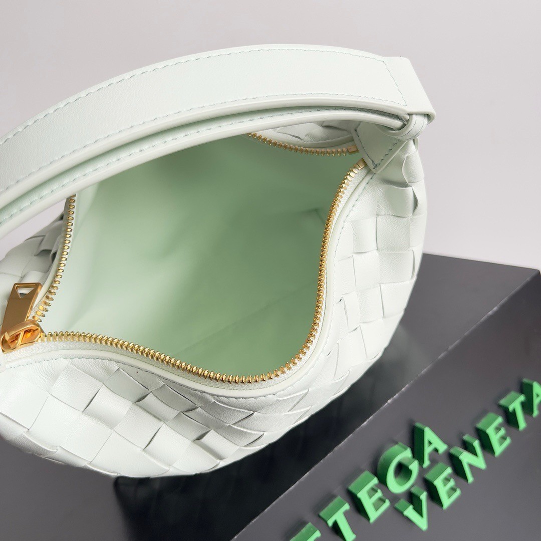 bo*te*ga Ve*ne*ta mini wallace bag in glacier intrecciato calfskin