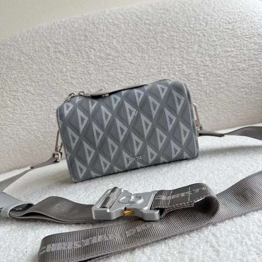 D*or lingot messenger bag in gray cd diamond canvas