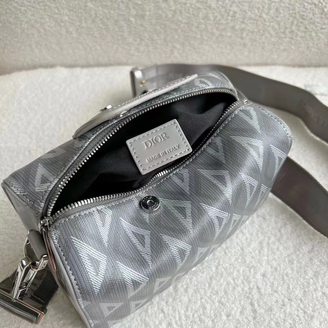 D*or lingot messenger bag in gray cd diamond canvas
