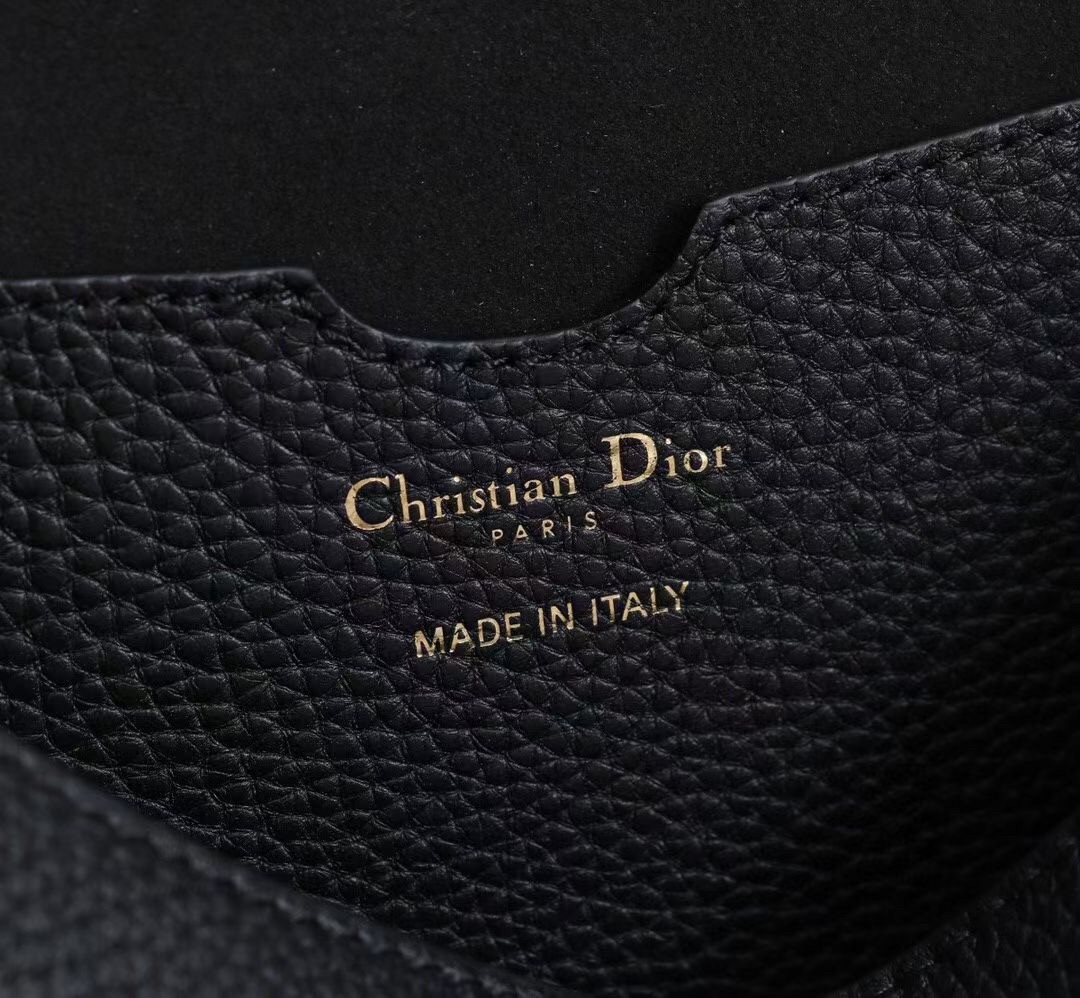D*or large bobby bag in black grained calfskin