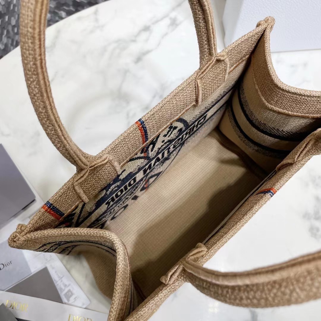 D*or small book tote bag in beige jute canvas with D*or union motif