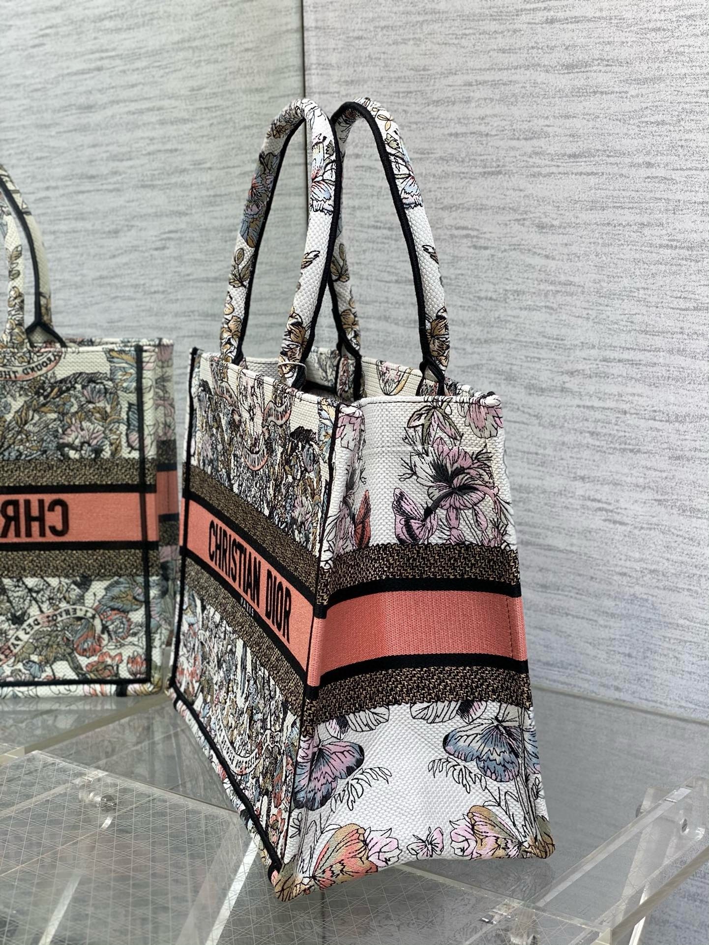 D*or medium book tote bag in butterfly around the world embroidery
