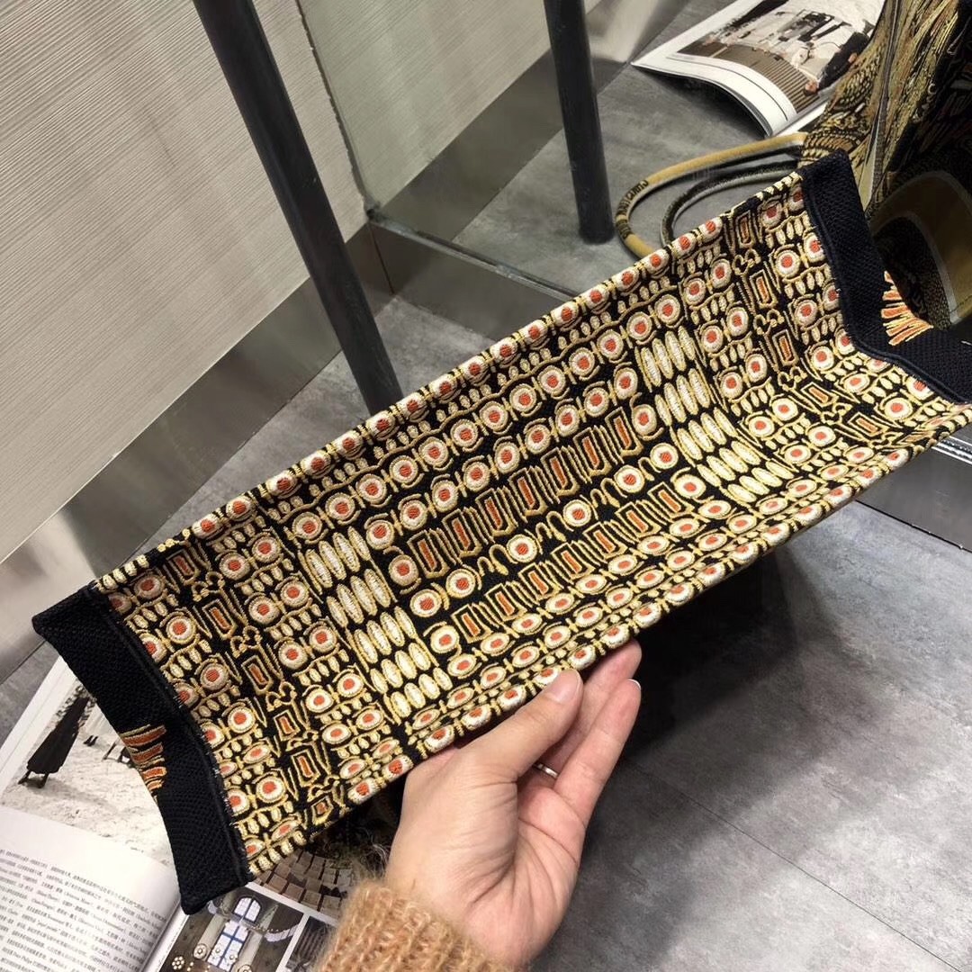 D*or book tote bag in yellow animals embroidered canvas