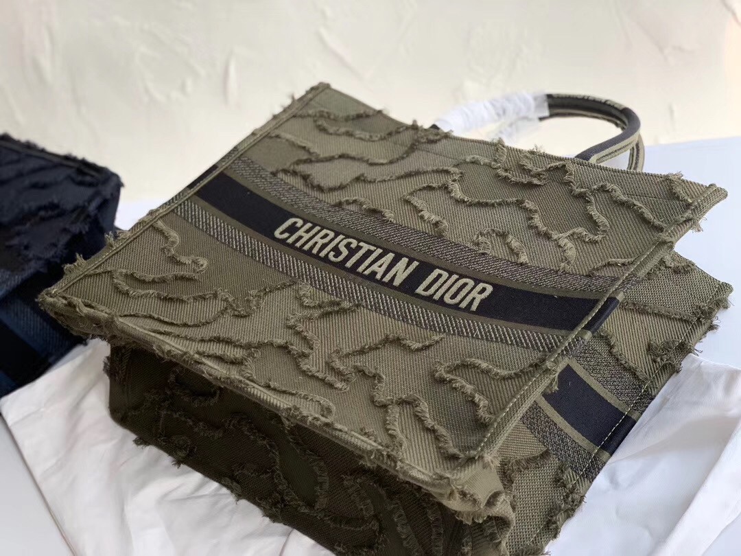 D*or book tote bag in green camouflage embroidered canvas