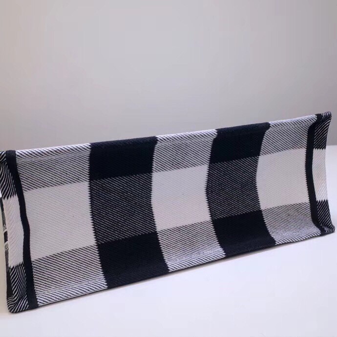 D*or book tote bag in white/black check embroidered canvas