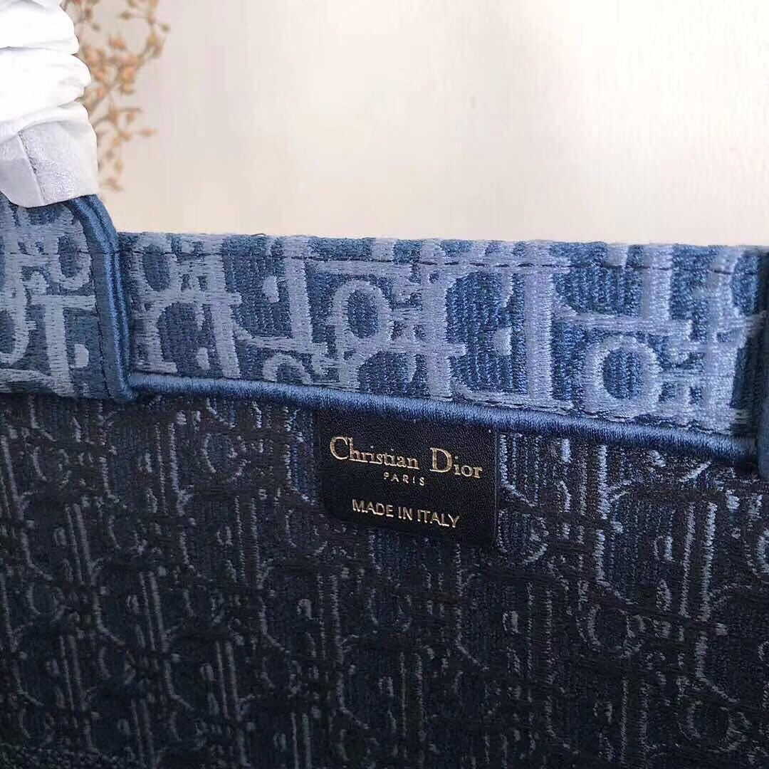 D*or book tote bag in denim blue oblique canvas