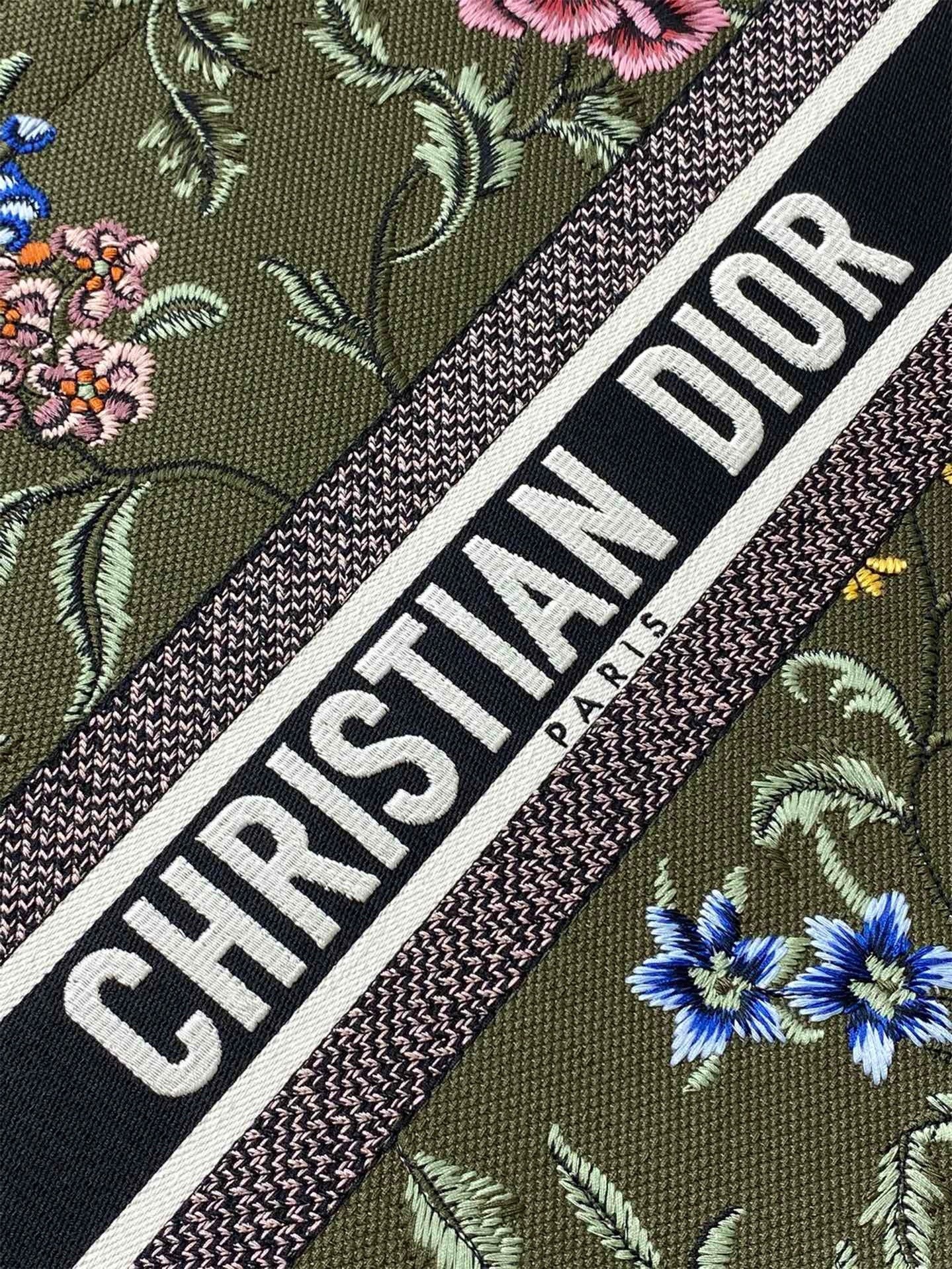 D*or large book tote bag in green D*or petites fleurs embroidery