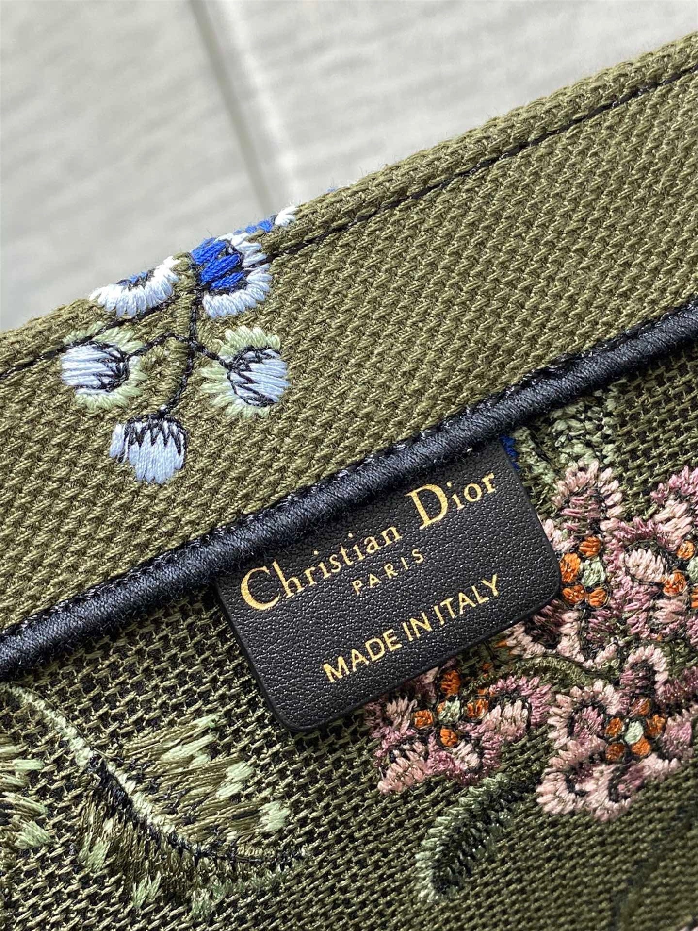 D*or large book tote bag in green D*or petites fleurs embroidery