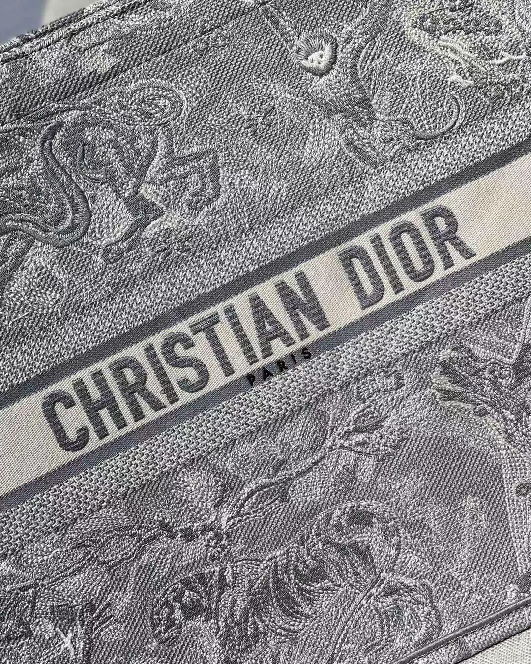 D*or large book tote in gray toile de jouy reverse embroidery