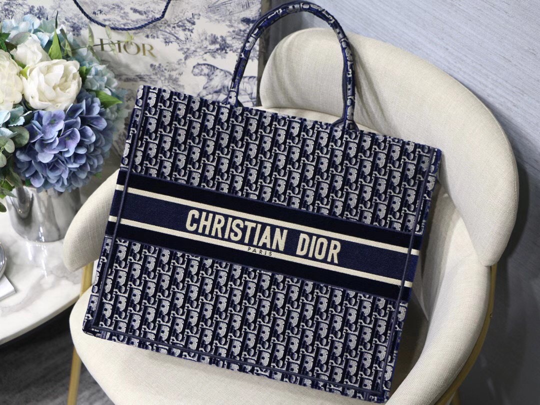 D*or large book tote in blue oblique embroidered velvet
