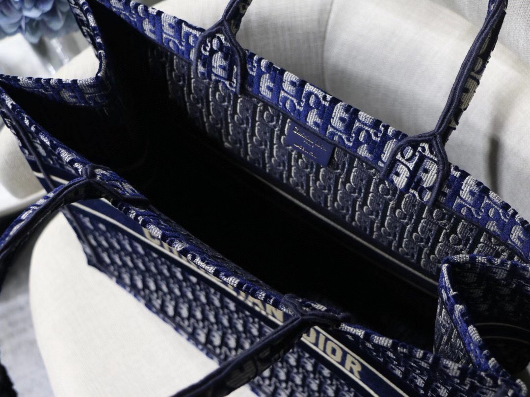D*or large book tote in blue oblique embroidered velvet