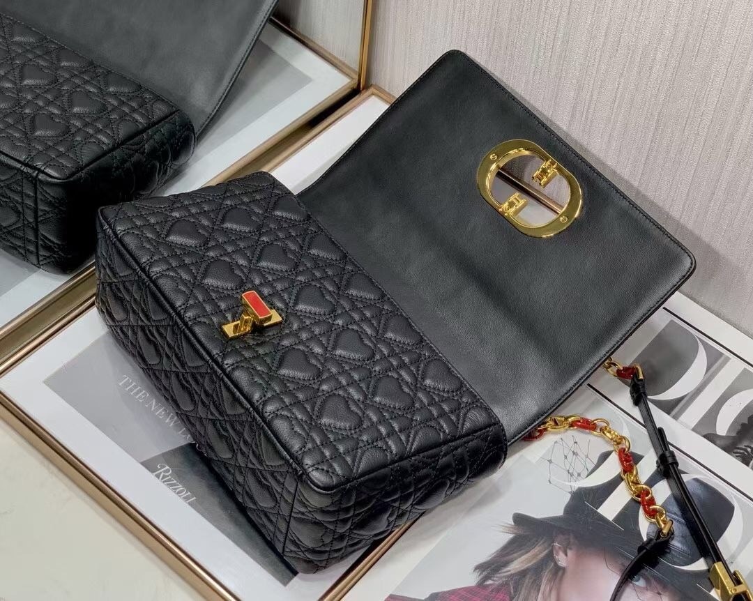 D*or medium D*oramour caro black bag with heart motif