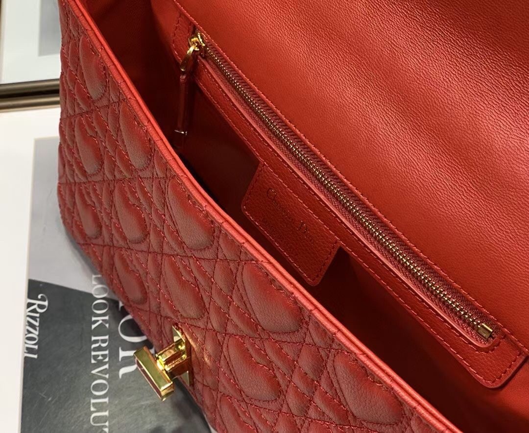 D*or medium D*oramour caro red bag with heart motif