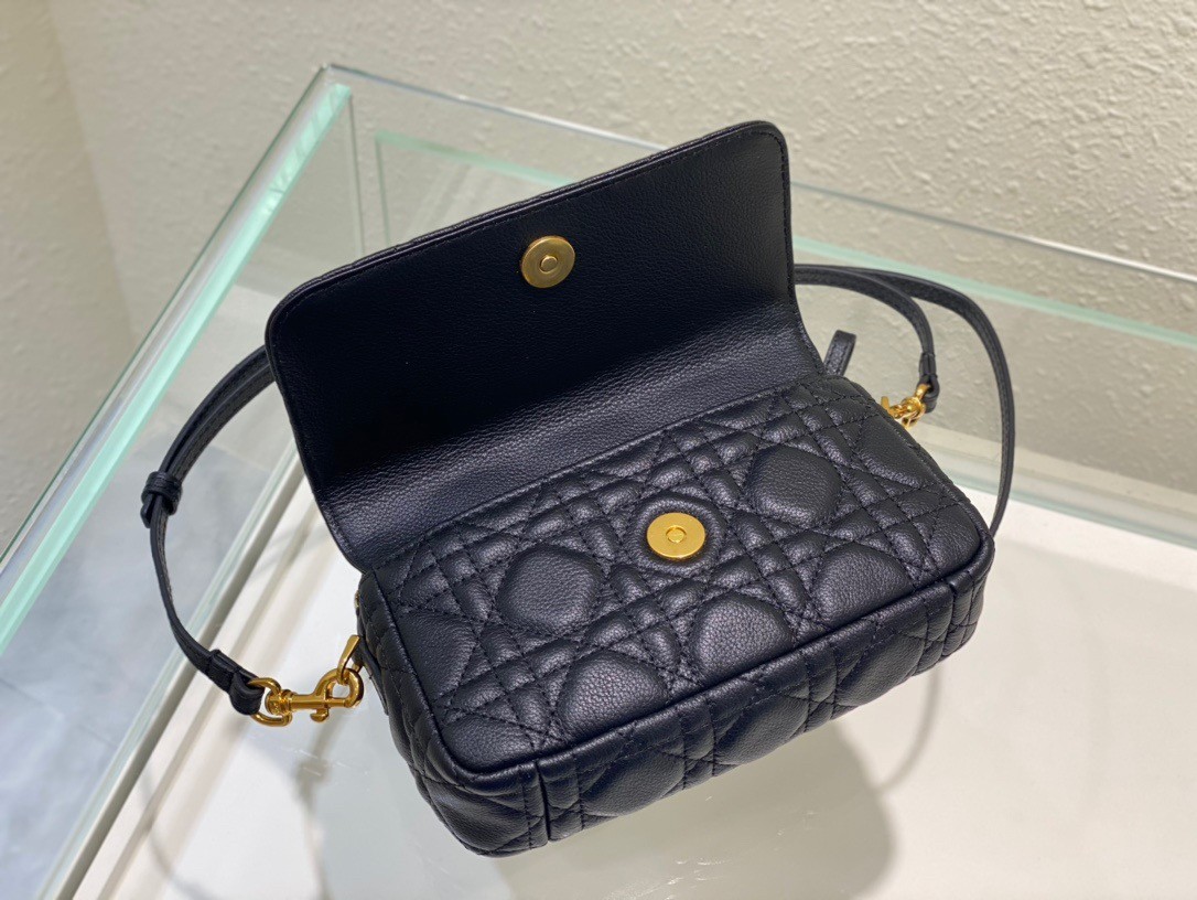 D*or caro pouch in black cannage calfskin