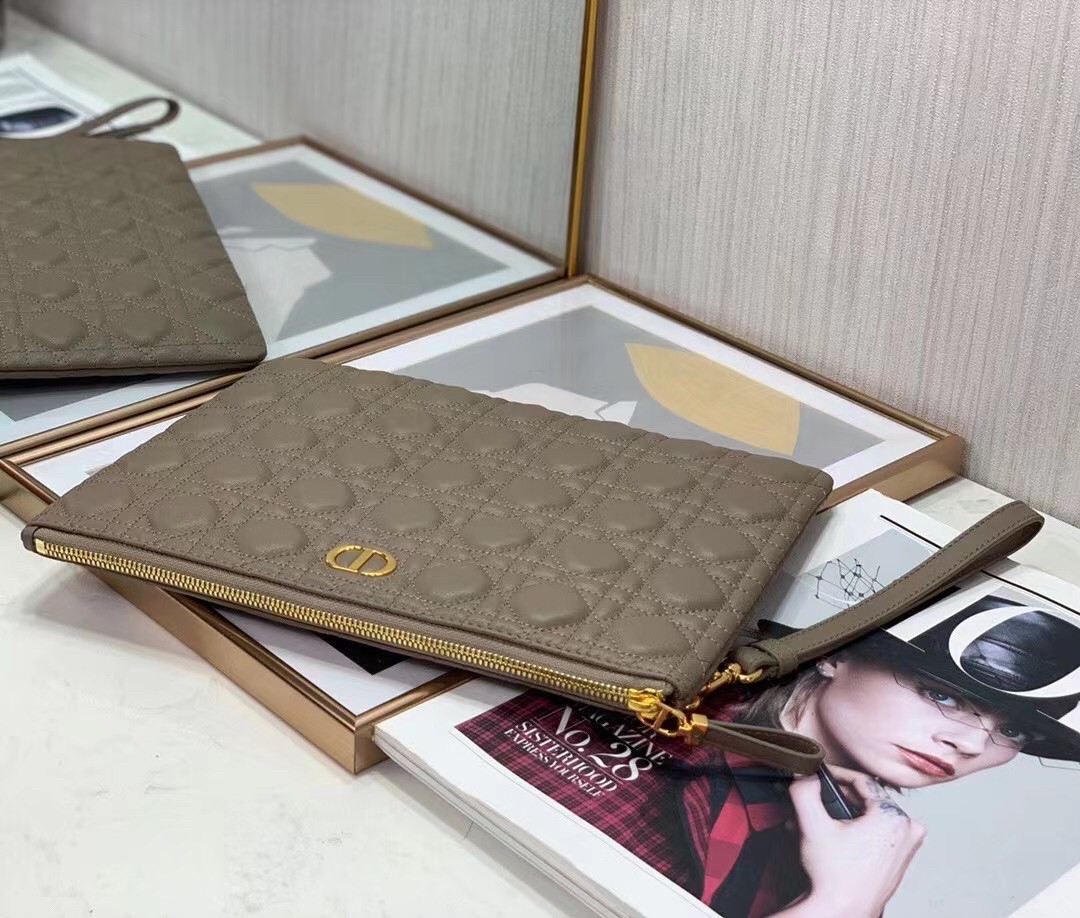 D*or large caro daily pouch in beige calfskin
