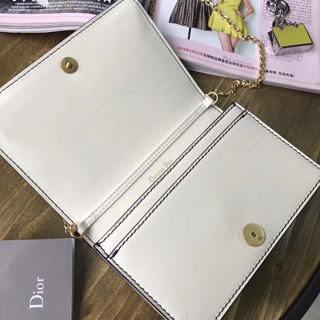 D*or white j’aD*or wallet on chain pouch