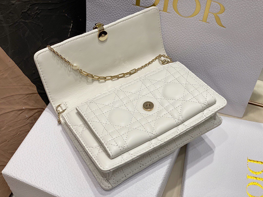D*or lady D*or chain pouch in white cannage lambskin