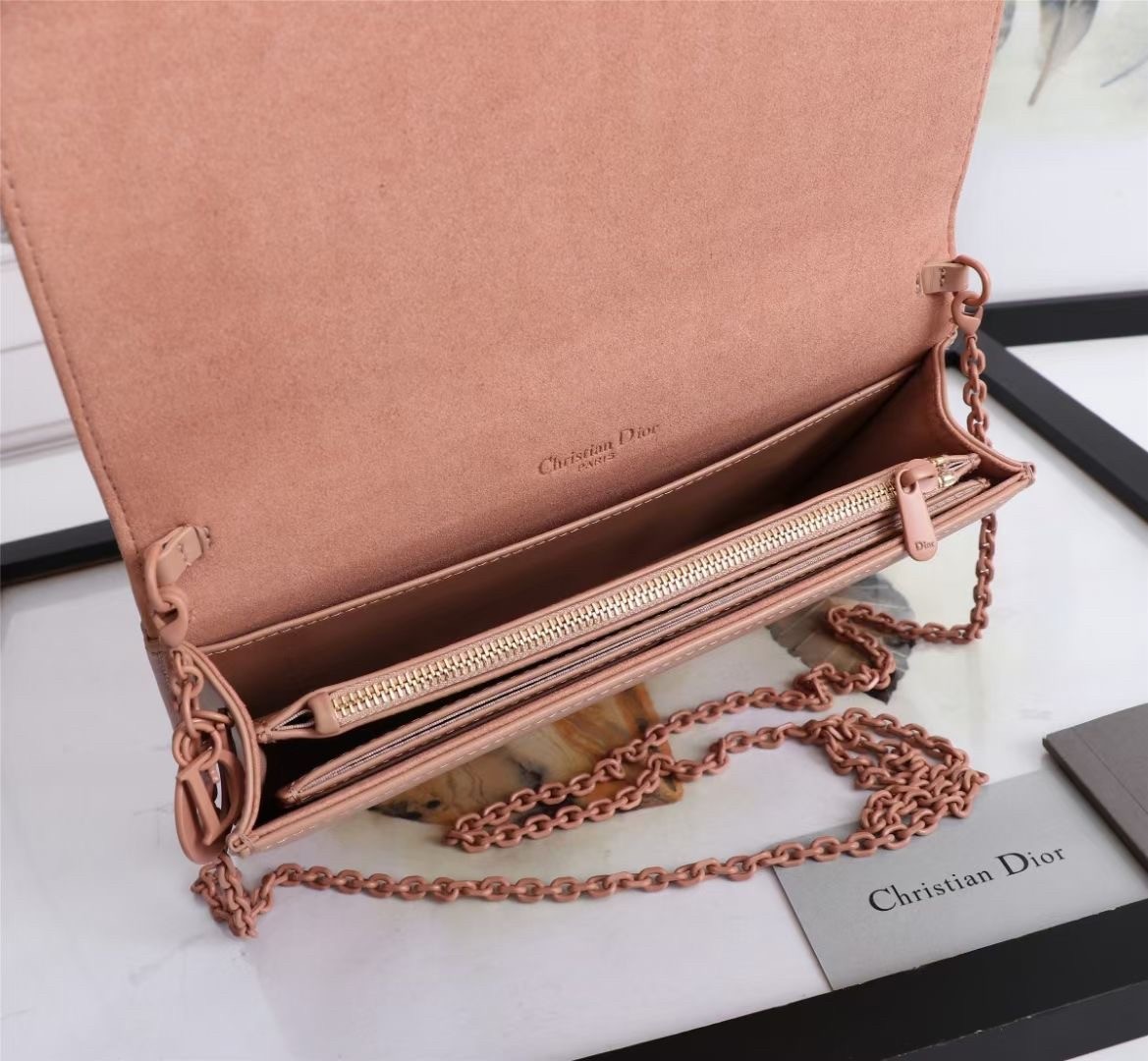D*or lady D*or pouch in poudre diamond calfskin