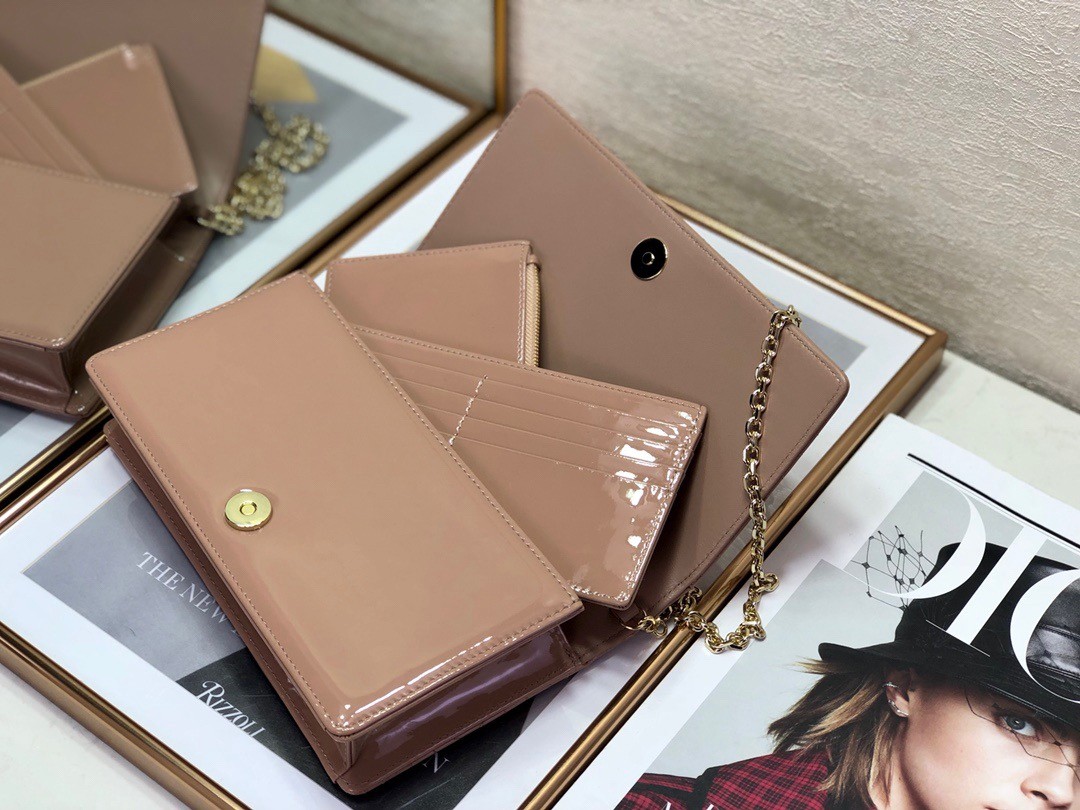 D*or lady D*or clutch with chain in rose des vents patent leather