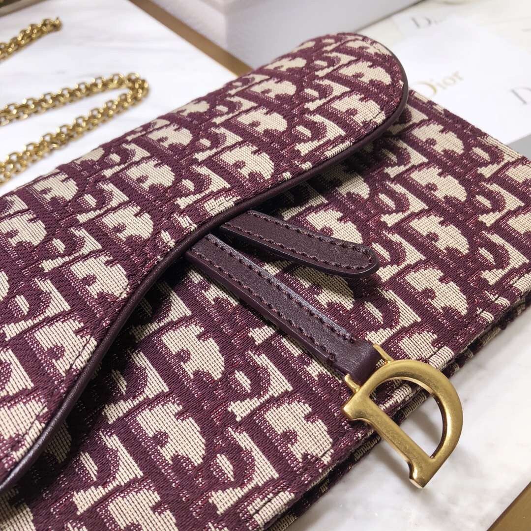 D*or bordeaux oblique saddle chain clutch