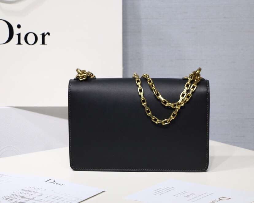 D*or black j''aD*or calfskin flap bag