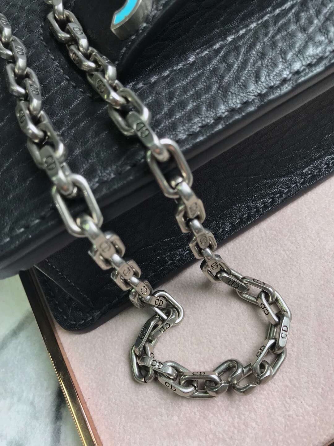 D*or j