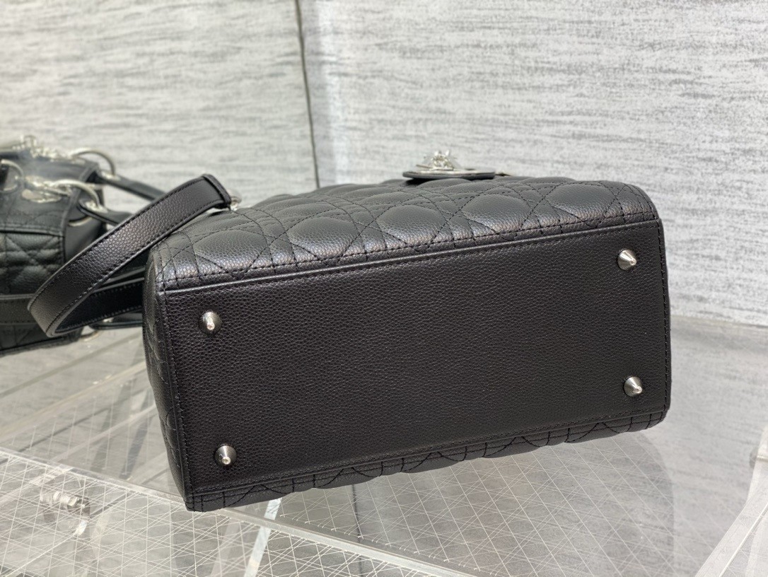 D*or lady D*or medium bag in black grained calfskin