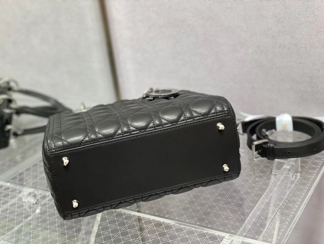 D*or medium lady D*or bag in noir cannage lambskin