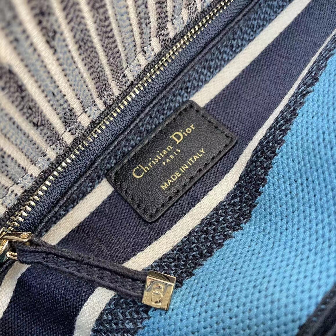 D*or medium lady d-lite bag in blue D*or palms embroidery