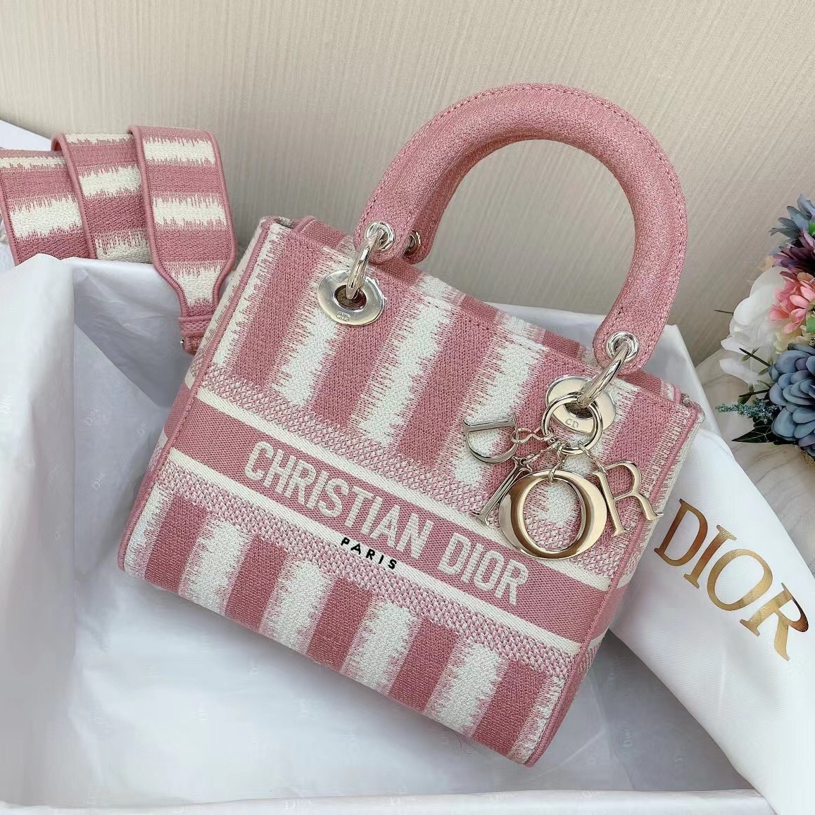D*or medium lady d-lite bag in pink d-stripes embroidery