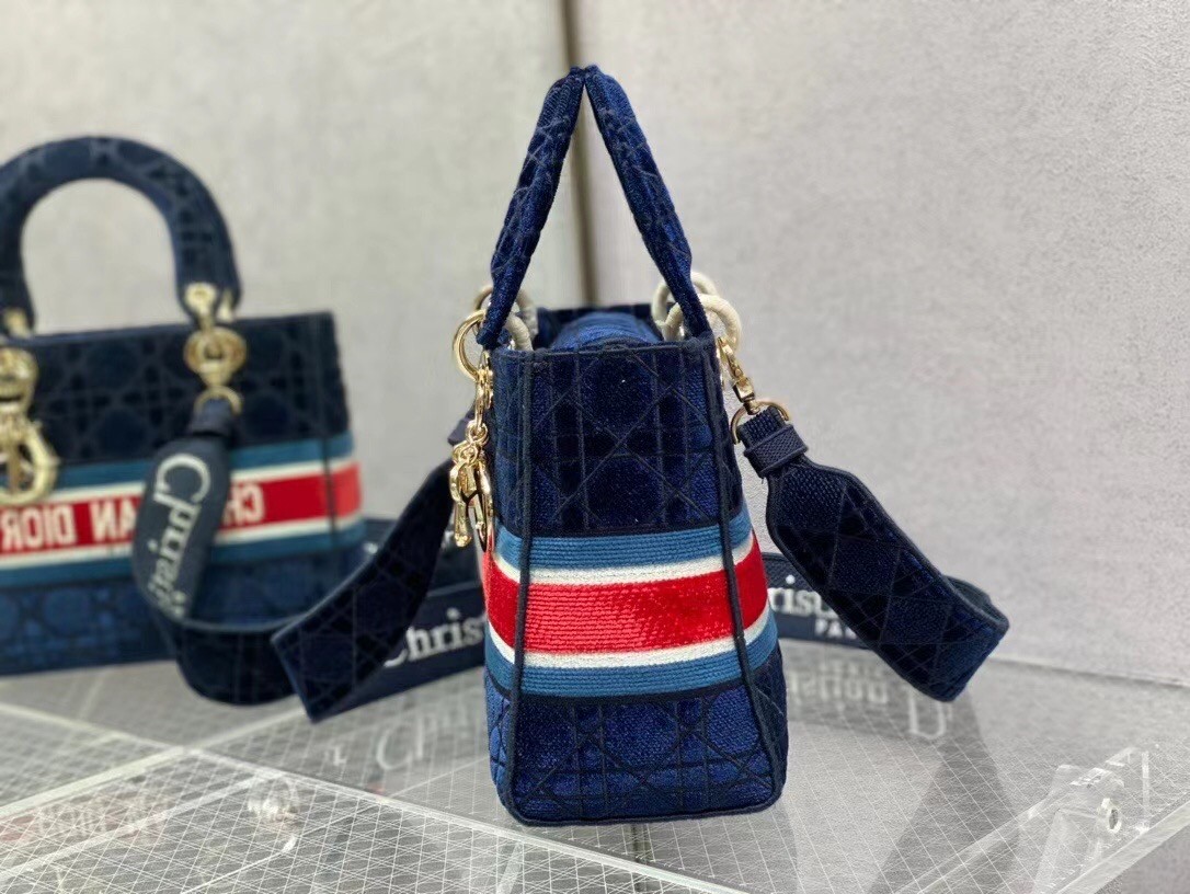 D*or medium lady d-lite bag in blue velvet embroidery
