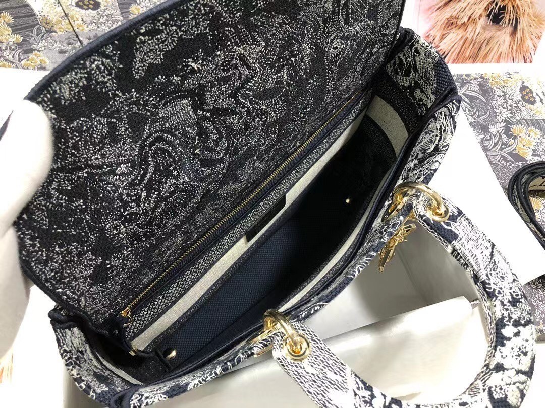 D*or large lady d-lite bag in blue toile de jouy reverse embroidery