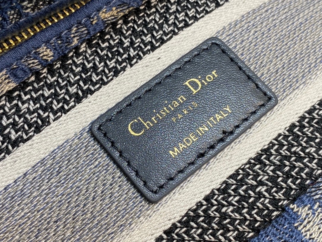 D*or medium lady d-lite bag in blue brocart denim-effect embroidery