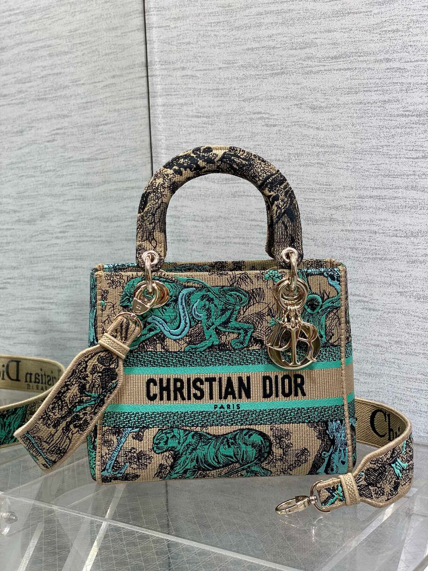 D*or D*oriviera lady d-lite medium bag in raffia with green toile de jouy sauvage embroidery
