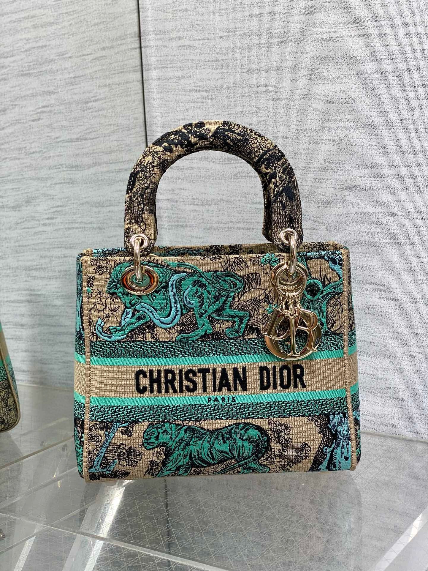 D*or D*oriviera lady d-lite medium bag in raffia with green toile de jouy sauvage embroidery