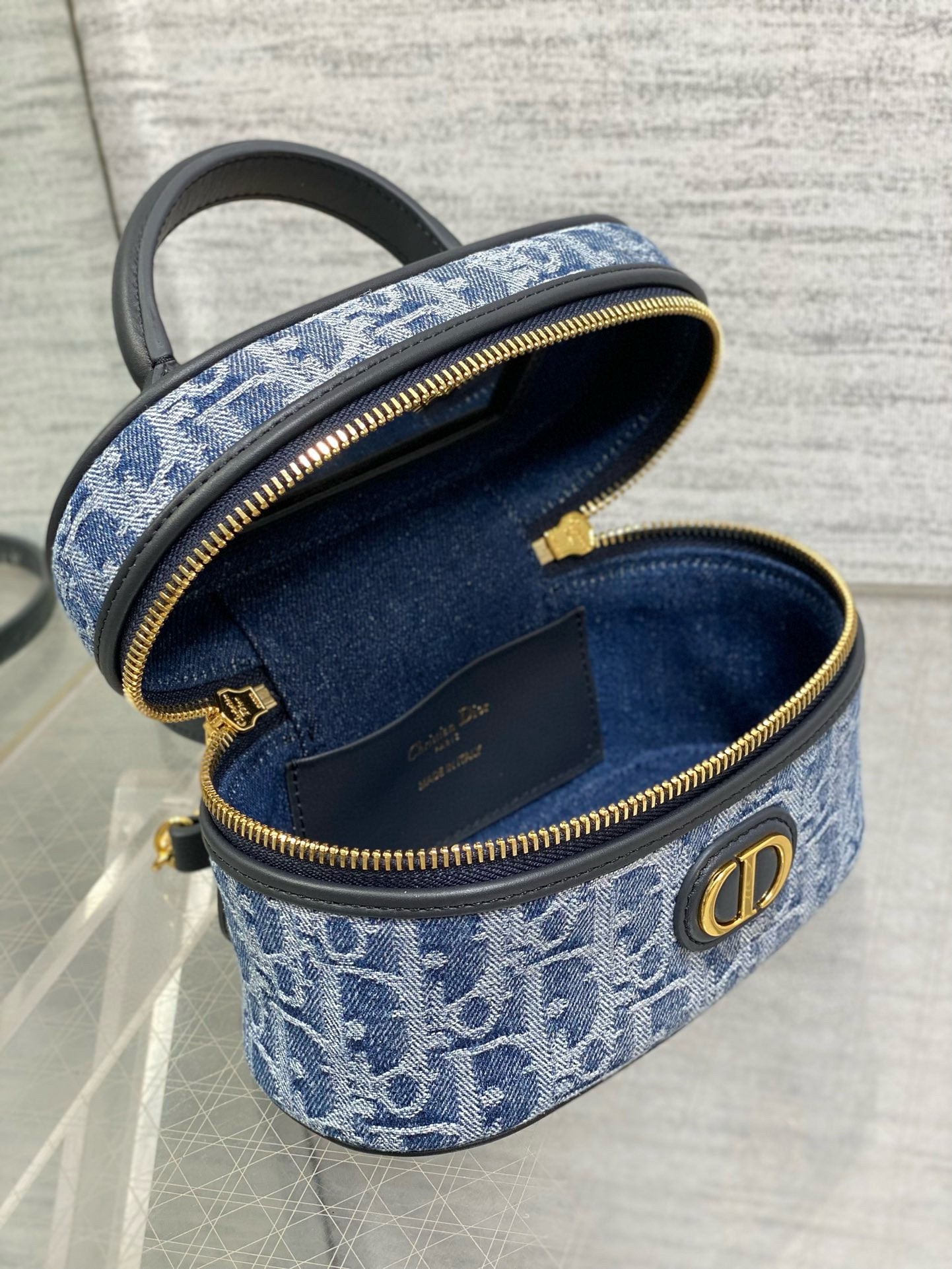 D*or 30 montaigne mini vanity case in blue denim oblique jacquard