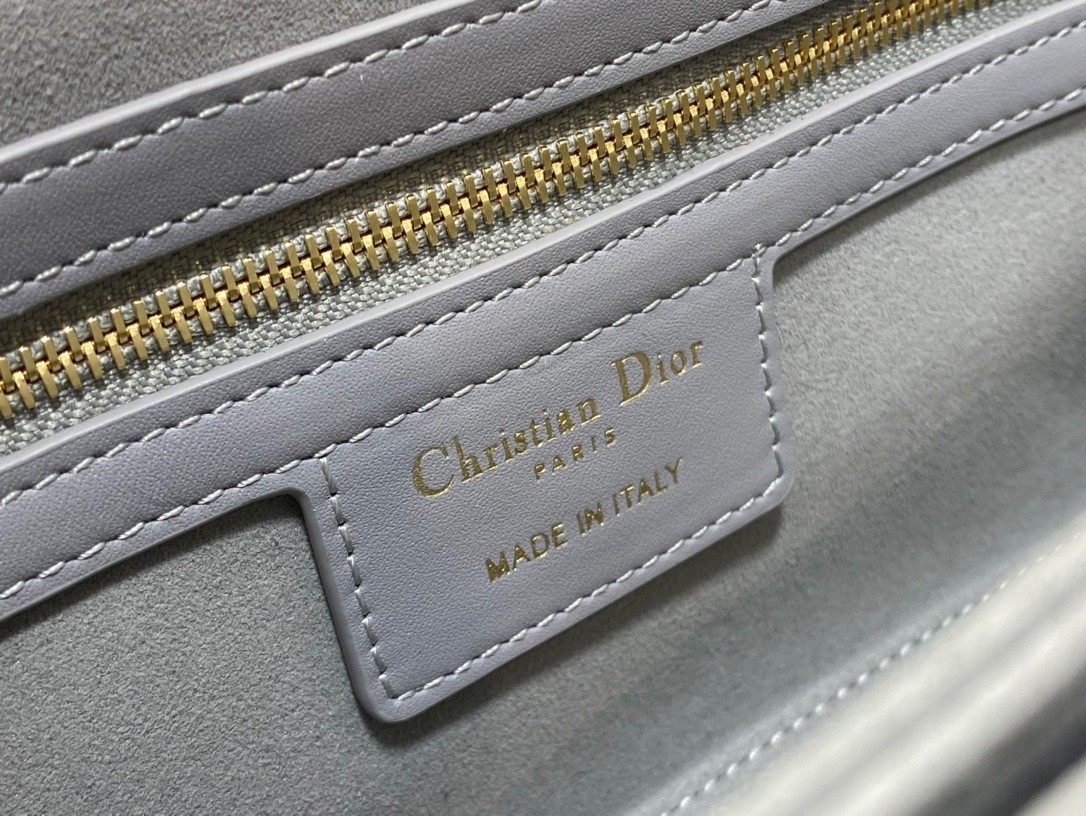 D*or 30 montaigne avenue bag in grey box calfskin