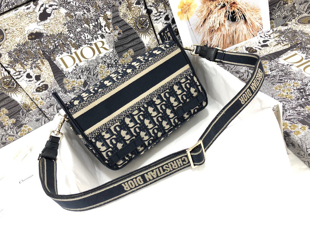 D*or D*orcamp small messenger bag in blue oblique embroidery